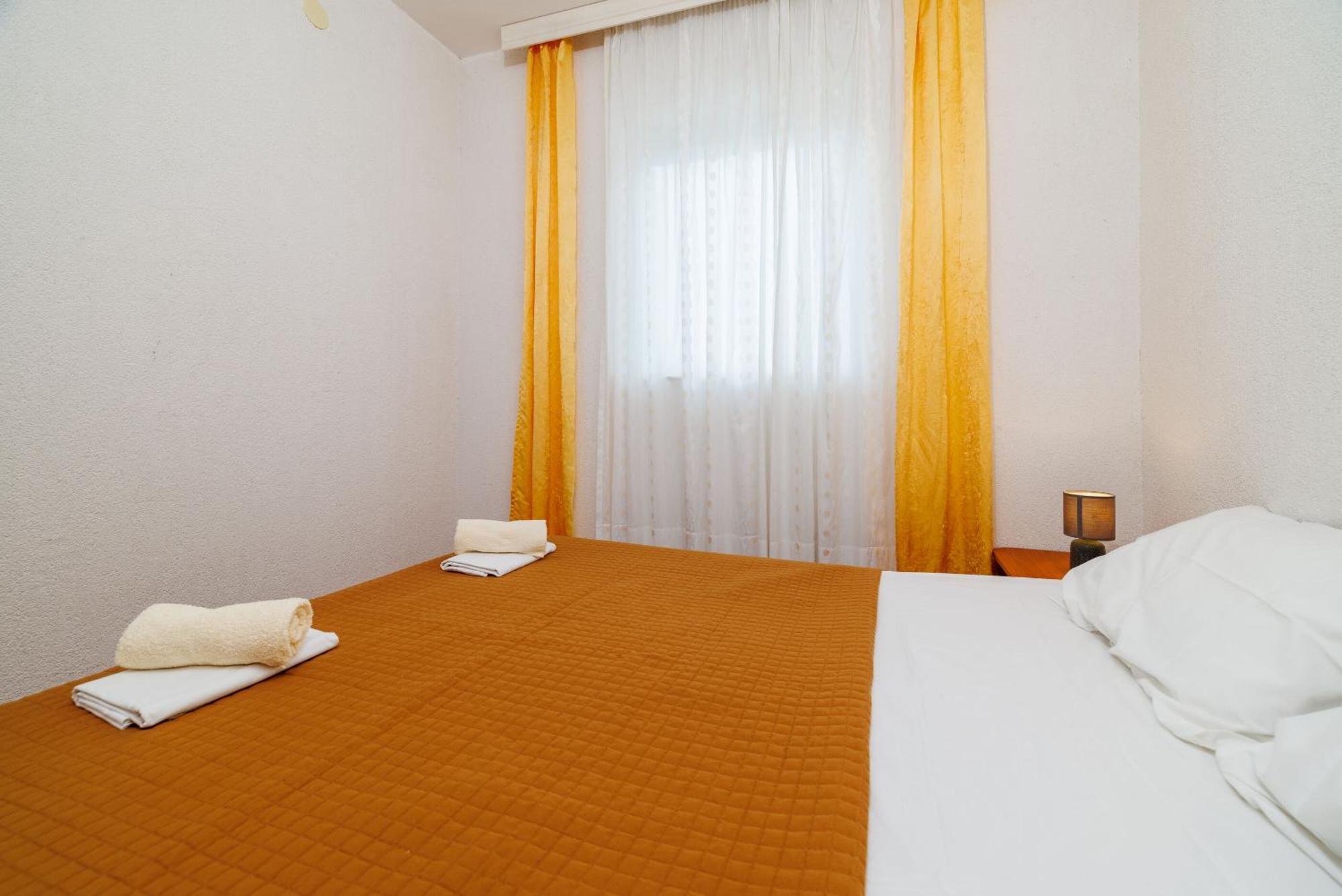 Apartments Mirela 카를로바크 외부 사진